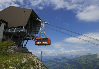Gotschnanahn Bergstation Gondel Sommer 02 CStefanSchlumpf s