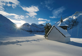 Sertigtal Winter Kirche 01JPG s s