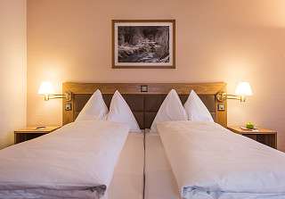 Room - Accommodation - Standard Sunstar Hotel Davos